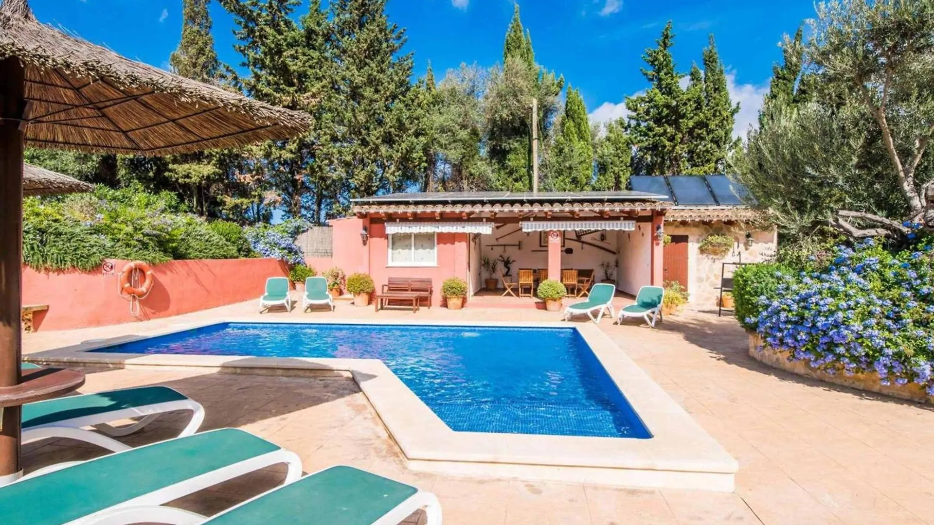 Villa Legendario contacts